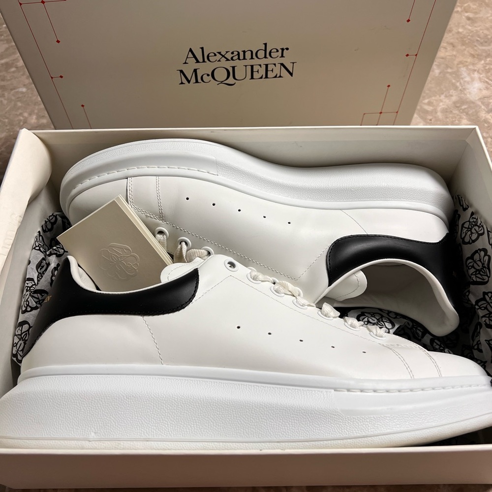 Alexander McQueen Men's Oversized Sneaker in White/Black